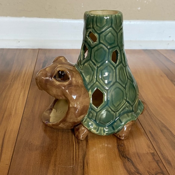 Elongated unique ceramic snapping Turtle tea candle holder decor include candles - Picture 3 of 8